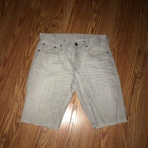 American Eagle size 32 light wash jean shorts